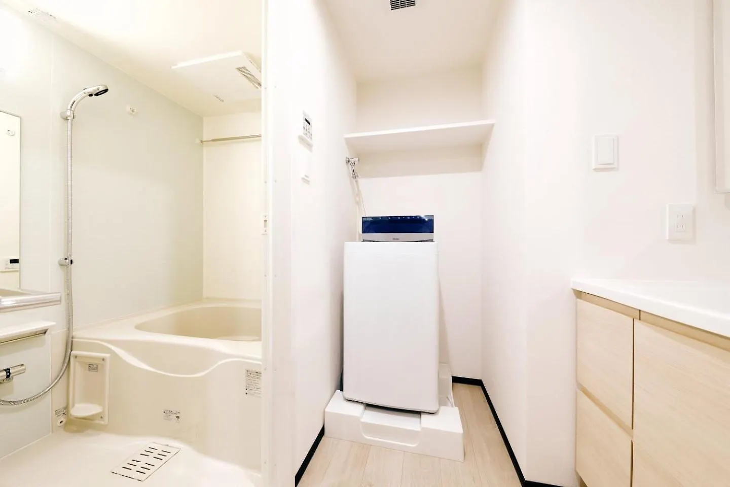 Mat Oshiage Apartment Tokyo
